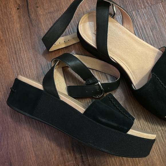 Ugg summer shoes - Picture 2 of 5